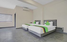 Treebo Grand Vistara Airport Suites - 500 M From Cochin Airport With One-Way Airport Transit